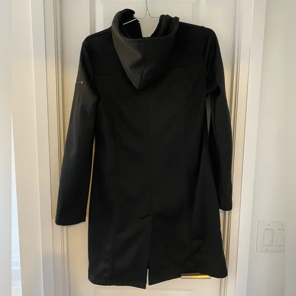 Waterproof Coat. - Picture 6 of 11
